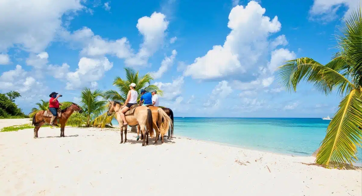 In the First 3 Months of 2024, Over 1.6 Million Tourists Flock to This Small Caribbean Island