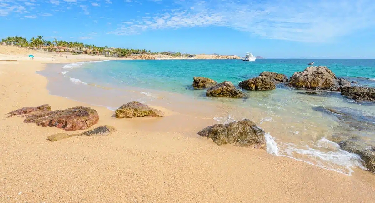 Top 5 Swim-Friendly Beaches in Los Cabos for Spring 2024